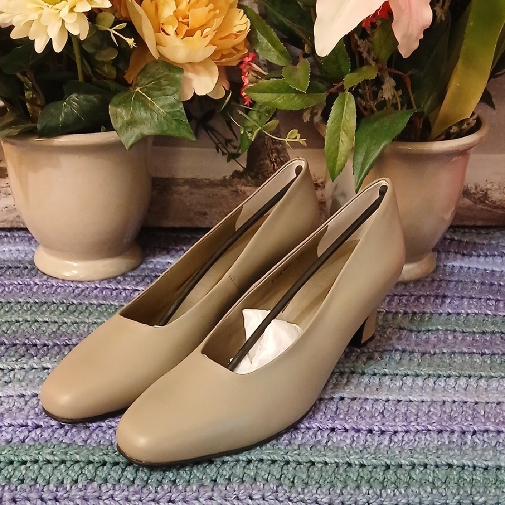 Mark Lemp Chic Taupe Women's Heels 11M